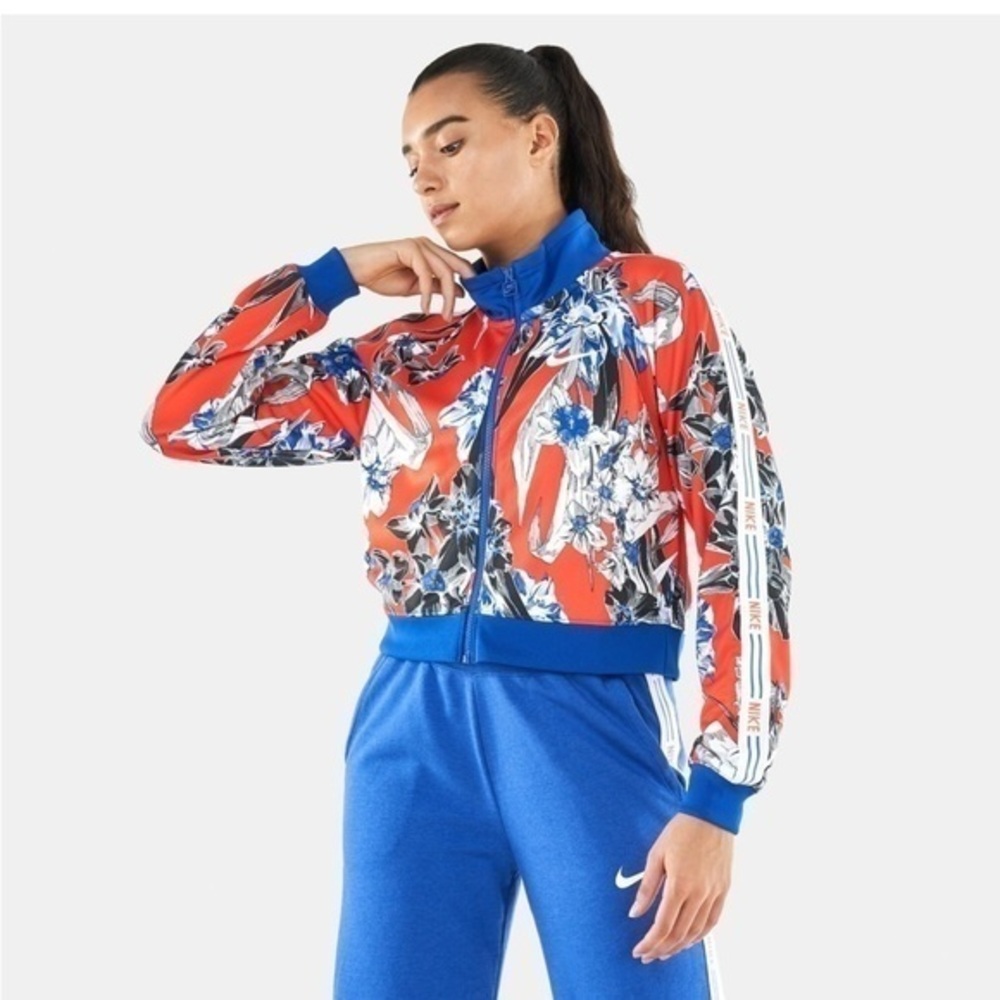 NIKE hyper femme jacket